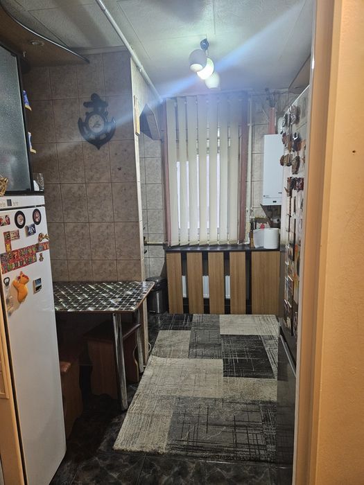 Apartament cu 2 camere,cu centrala pe gaz