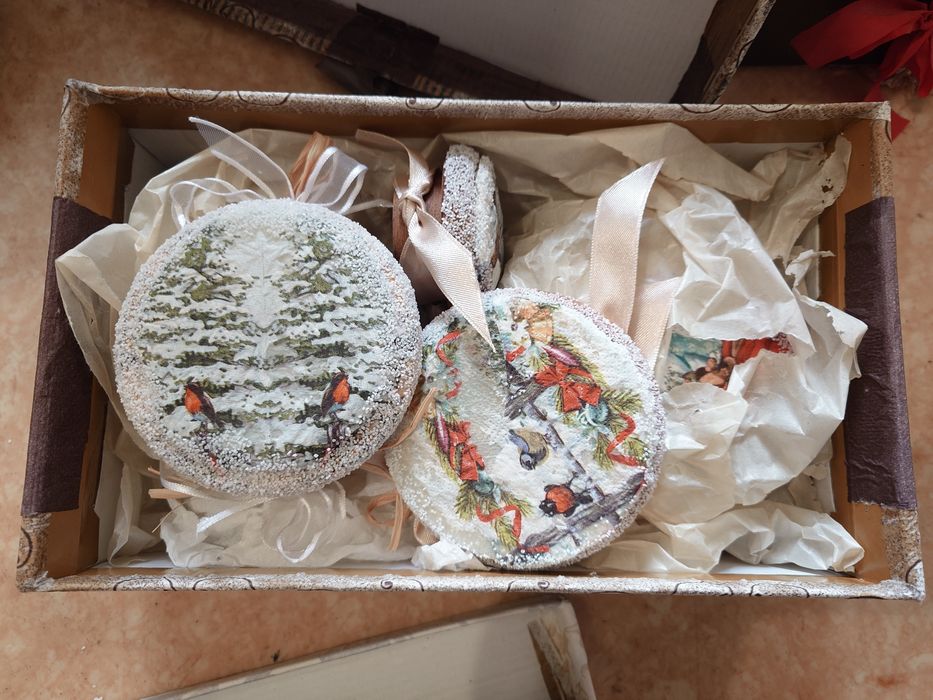 Ръчно изработени коледни играчки