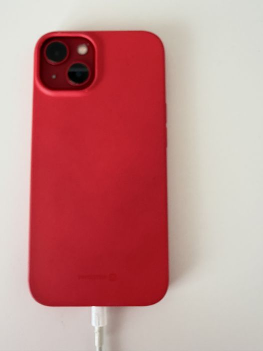Iphone 13 roșu-impecabil, ca nou!