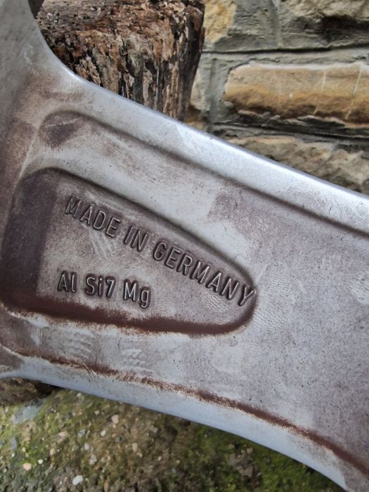 Гуми с джанти 245 35 20