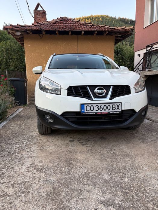 Автомобил Nissan Qashqai