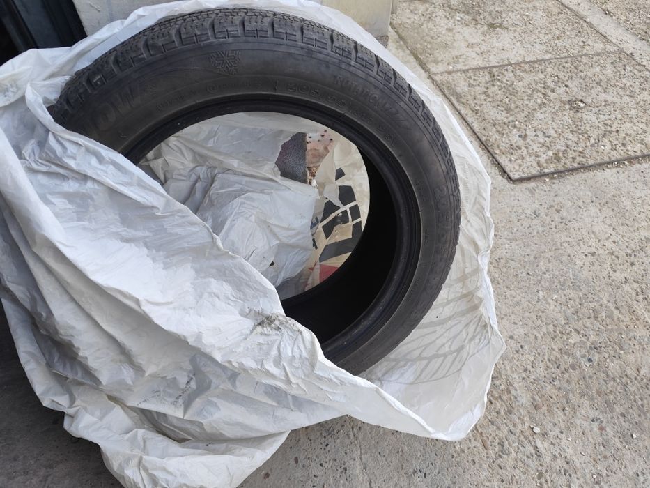 Продавам 4 броя гуми kormoran snowpro