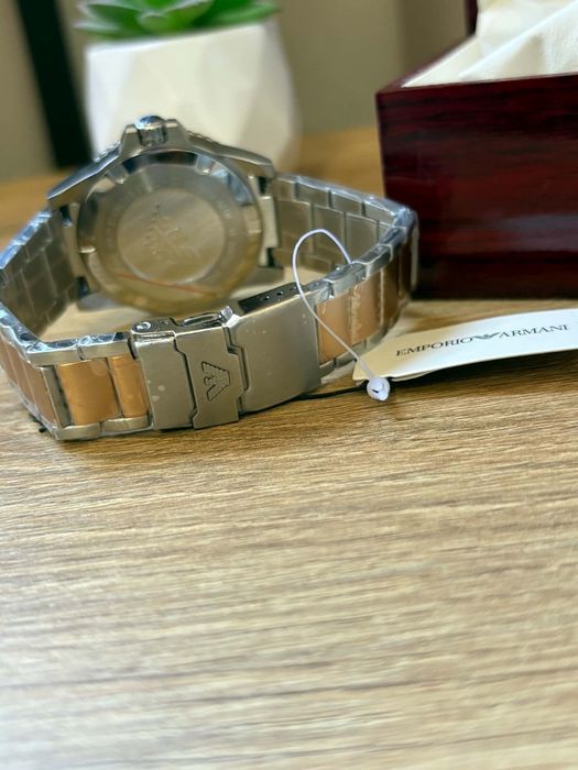 Часовник Emporio Armani