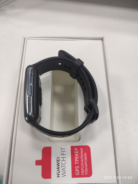 Продам часы Huawei Fit