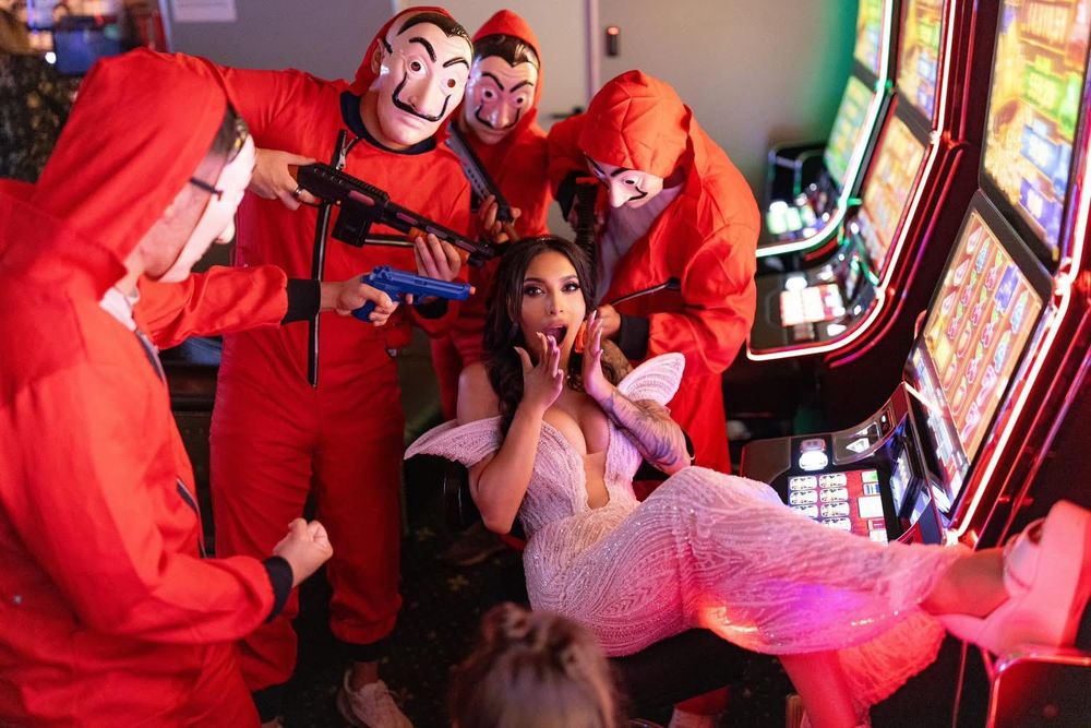 Program Artistic Furatul Miresei - Arabi / Talibani - Casa de papel