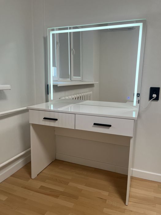 Туалетный столик