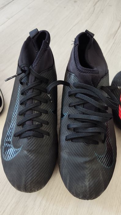 Футболни обувки Nike Adidas
