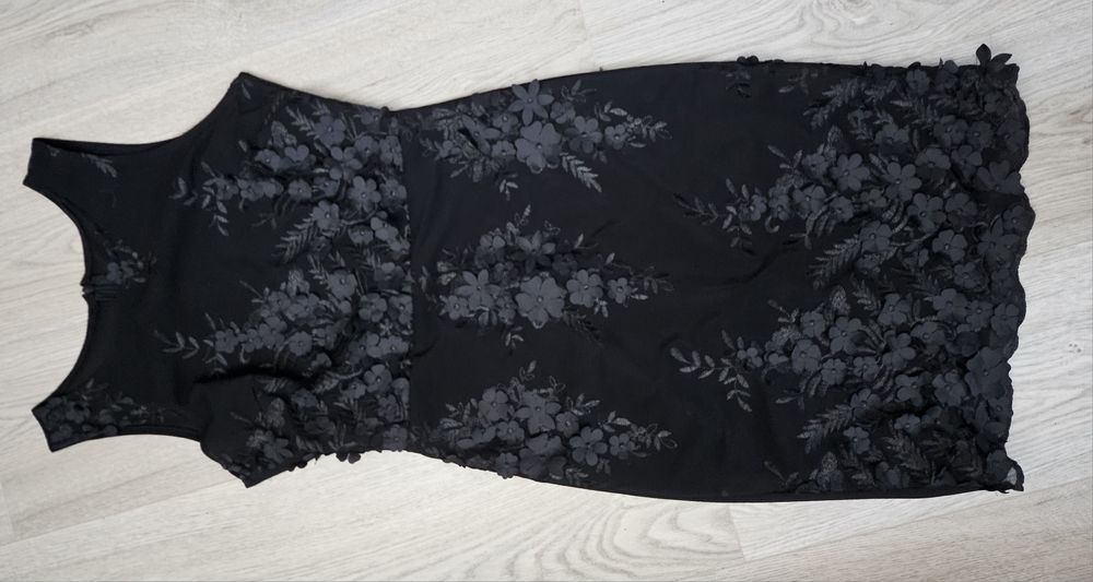 Елегантна черна рокля