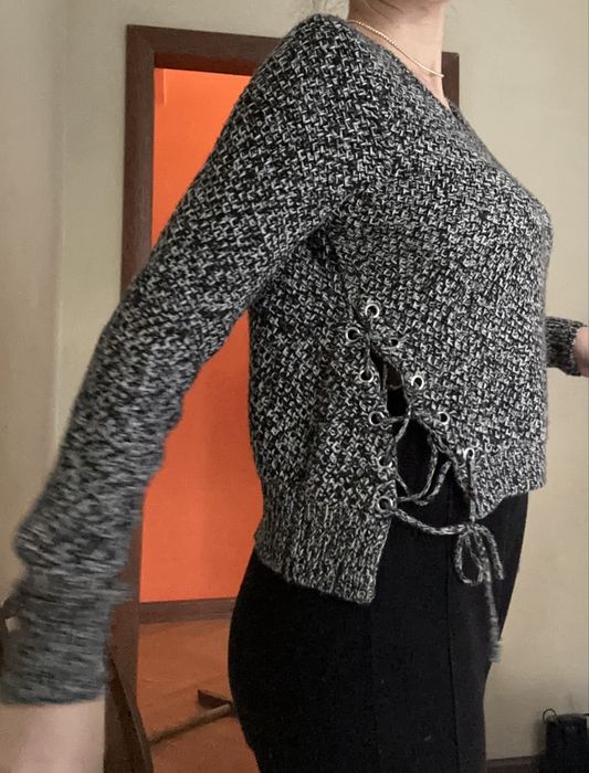 Кофточки  для девушек и женщин