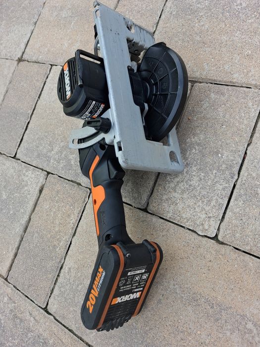 Circular de mana cu acumulator Worx
