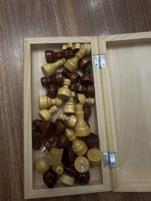 Шахматы новые деревянные