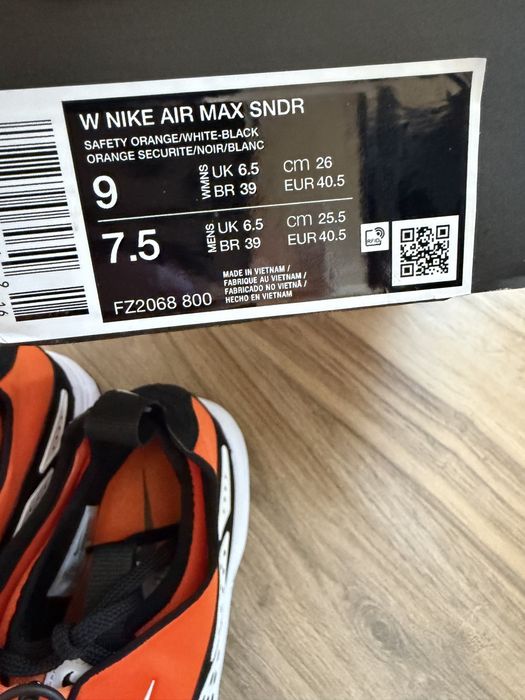 Нови Оригинслни маратонки Nike Air Max Sunder "Safety Orange"! 40,5 н