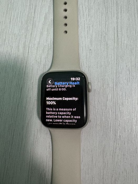 Apple Watch SE (Gen 2) 44mm S/M  100%