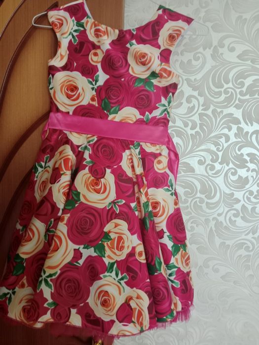 Нарядные платья на девочку