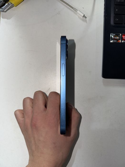 Продам iphone 13