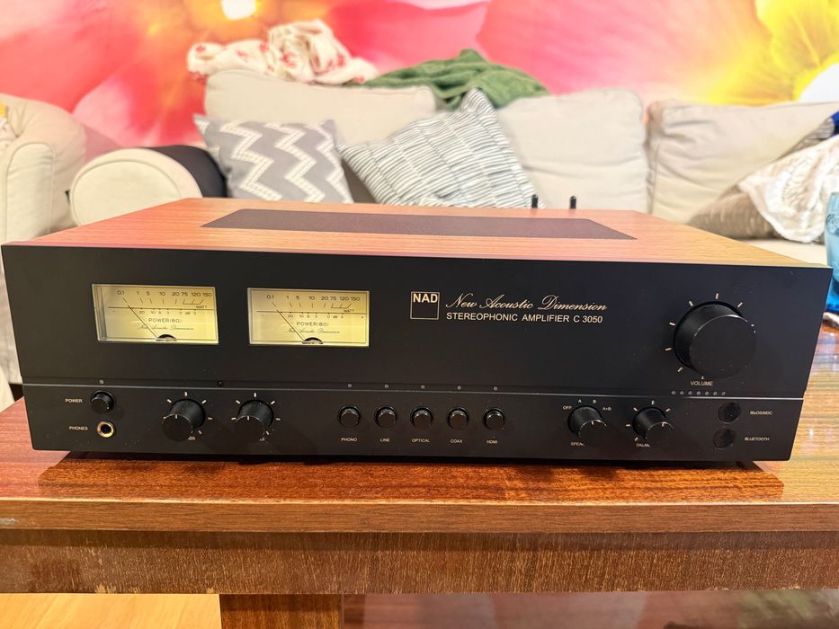 Интегриран усилвател стриймър NAD C3050 с BLUOS модул