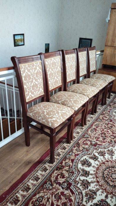 Стол стул сотилади 12 талик  Холати яхши