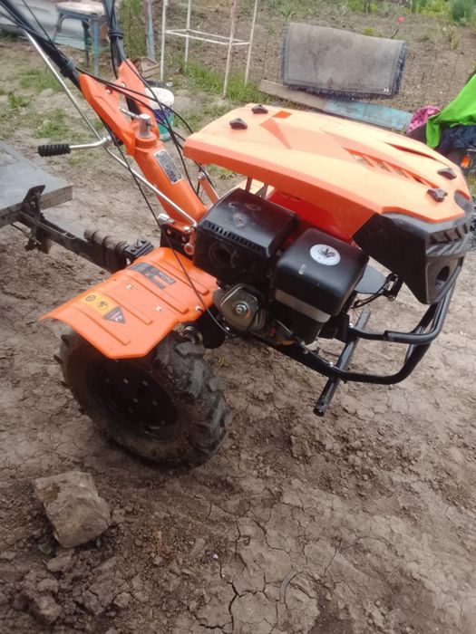 Vând motosapă detoolez 15 cp