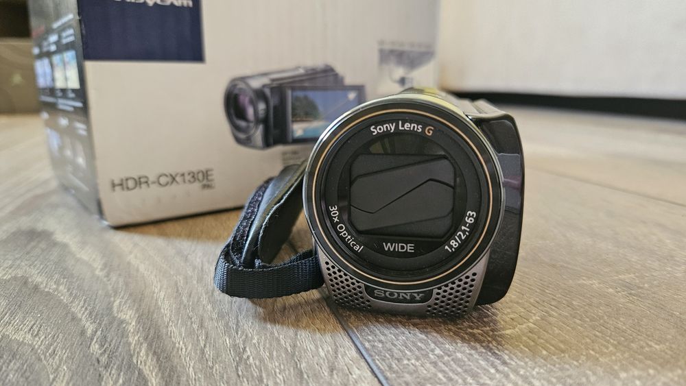 Нова Sony handycam hdr-cx130e