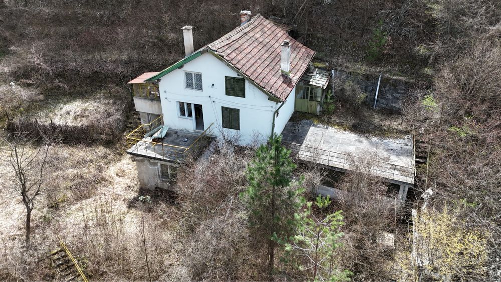 Цяла Самостоятелна къща в с. Луково