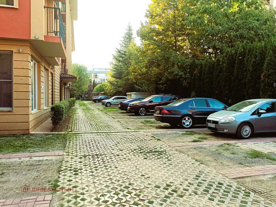 Дава се под наем Едностаен апартамент в к.к. Слънчев бряг - 39 кв.м за 127.5 € - Снимка #12