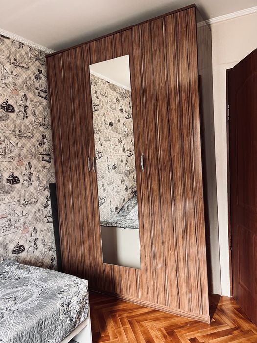 Срочно продам шкаф