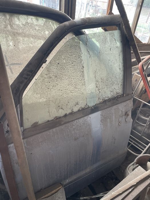 Ниссан двери продам