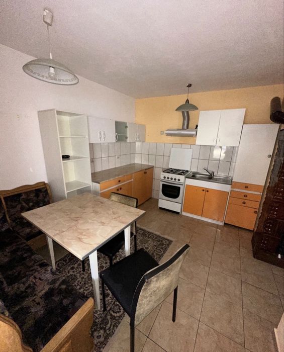 Casa de vânzare ,2 corpuri