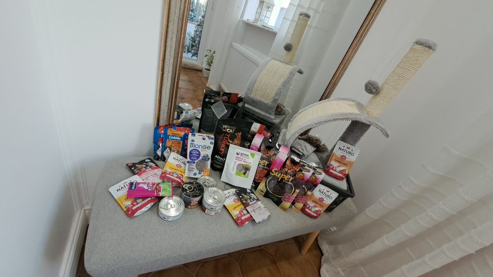 Accesorii Hrana Pisica' Pret Lotul Intreg ( foto