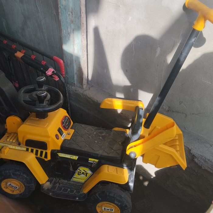 Продам трактор детский