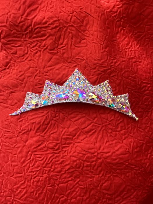 Коронки за художествена гимнастика