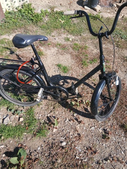 Biciclete in stare buna pret ok bicipcleta munte ,doua buc pegas originale italia,pret ok functioneaza bine ,negociabil