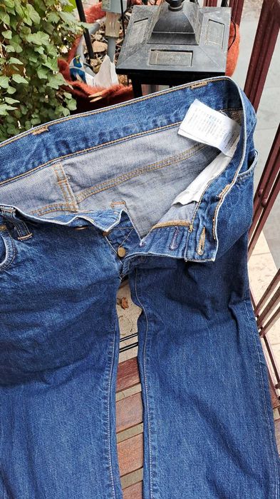 дънки Carhartt модел Klondike №34, цвят тъмносин, в перфектно състояние, подходяща дължина за мъж около 172-175 см.