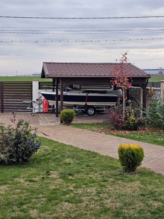 Vand ansamblu complet barca semicabinata, motor  4 t, peridoc, sonar