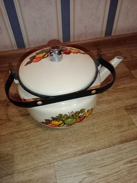 Продам чайник на 3 л в хорошем состоянии