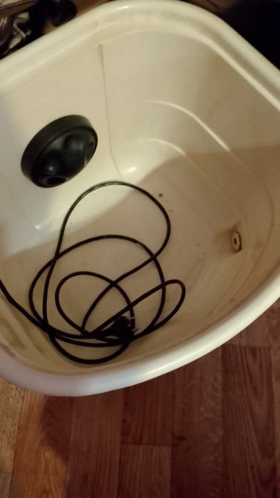 Продам машинку малютку