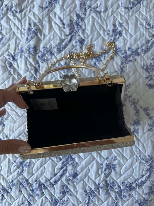 Златна официална чанта