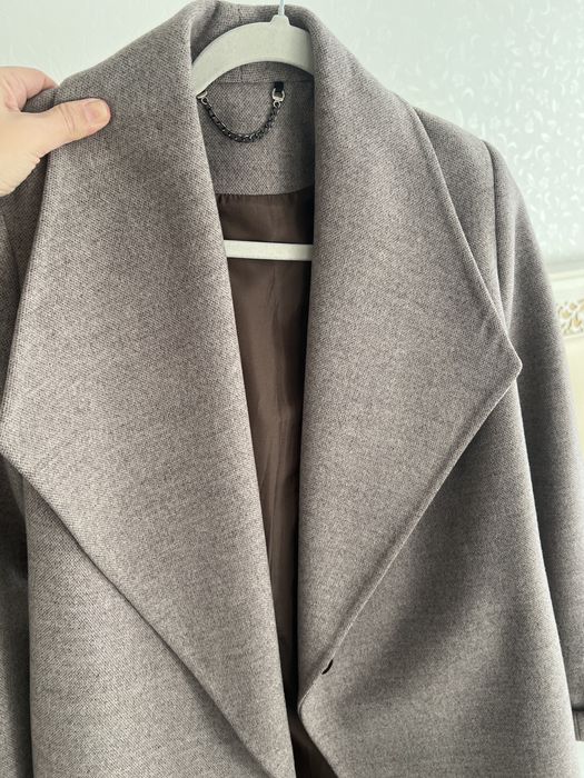 Пальто новое 42 размера