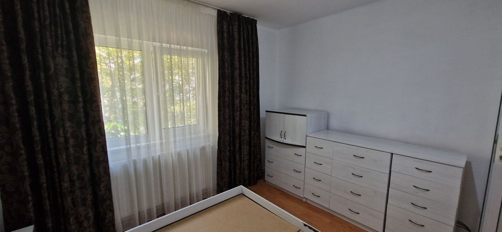Vânzare apartament 3 camere