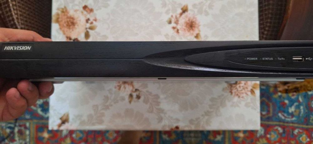 Продам Hikvision 7732ni-e2 на 32 камеры.