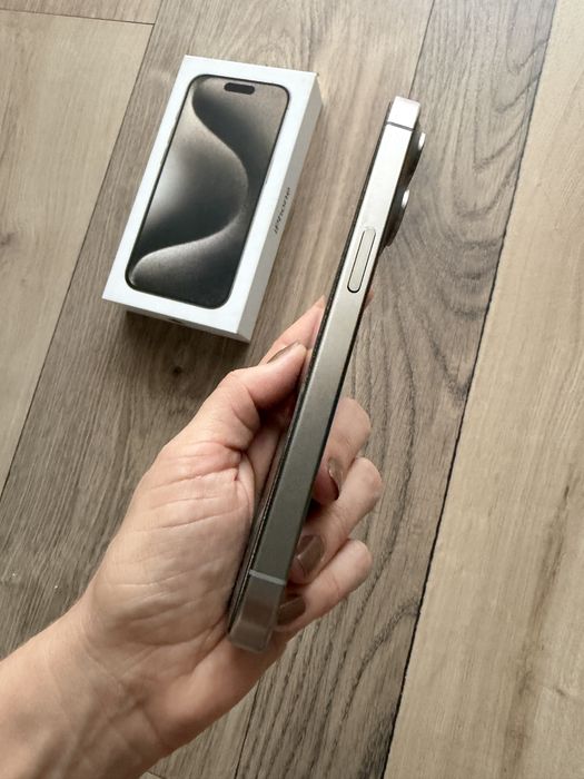 iPhone 15 Pro 256 GB Natural Titanium