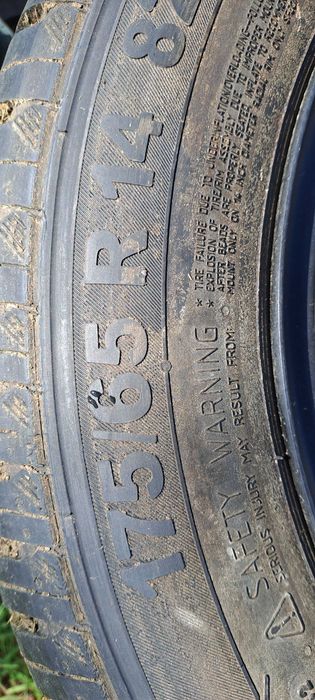 Джанти с гуми 175/65/14 от FORD FIESTA 1.2I 60 К.С  2009-2013Г.