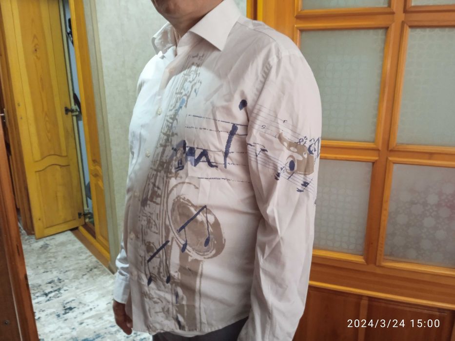 Продам   рубашку  и  свитер    производство   турция