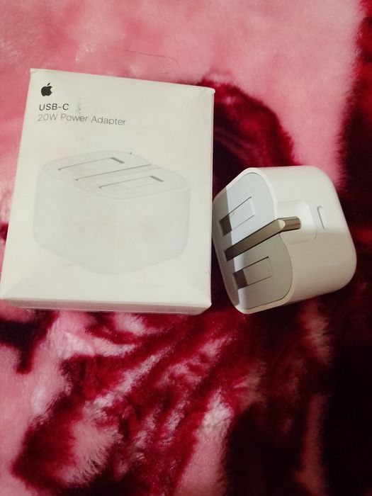 Iphone zaryadnik galofka sotiladi yangidek ozgina iwlatganman