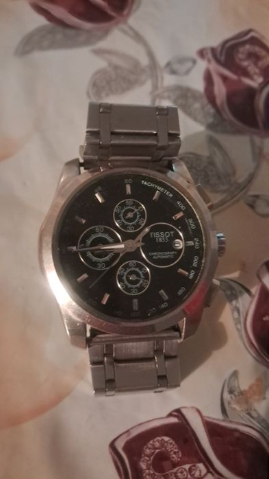 Часы Тисот продаётся продаётся кварцевые Тисот