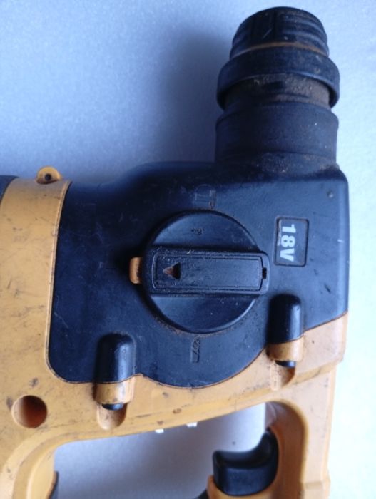 Rotopercutor dewalt 18v defect