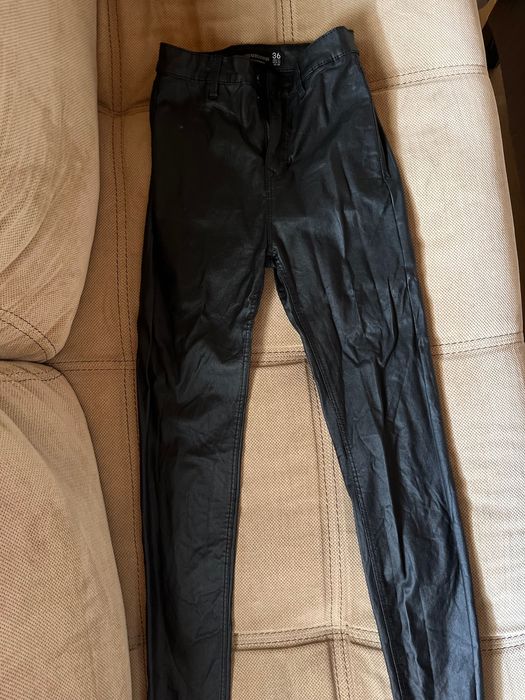 Кожен панталон Stradivarius