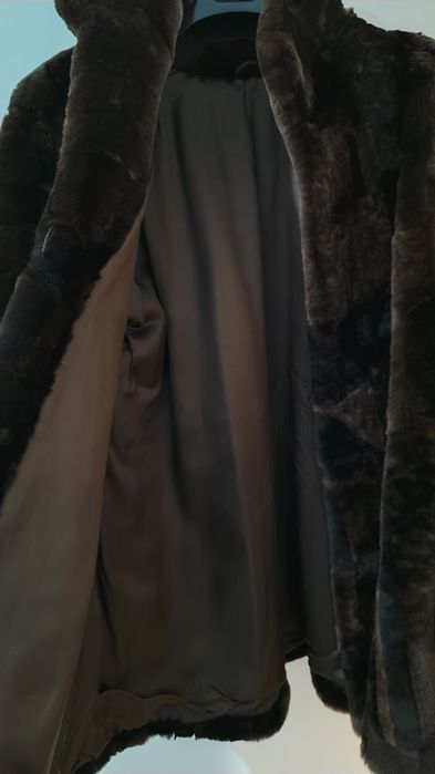 Vând haina naturala de blana mouton dore