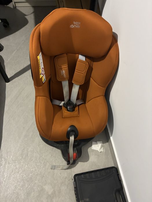 Vand Scaun auto pentru copii Britax Römer rotativ, 360º, cu bază ISOFIX, 3 luni-4 ani 61-105 cm 20 kg DUALFIX M PLUS