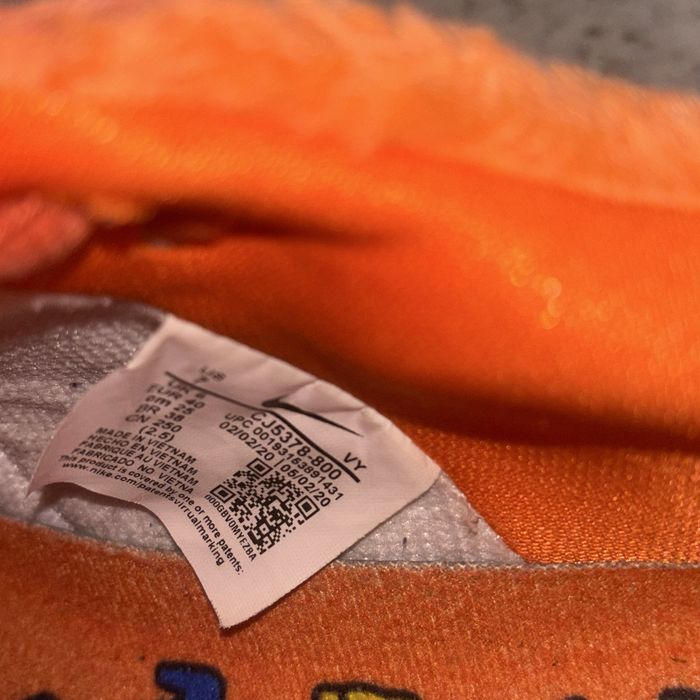 Продам модные Кроссовки